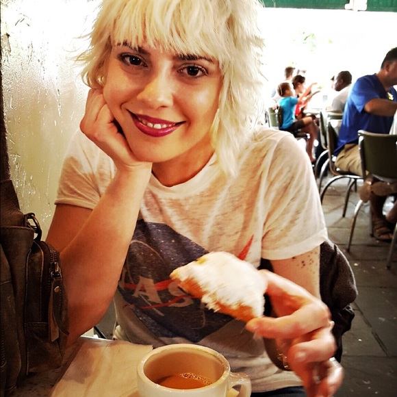 Meet your Posher, Melanie - Picture 3 of 3